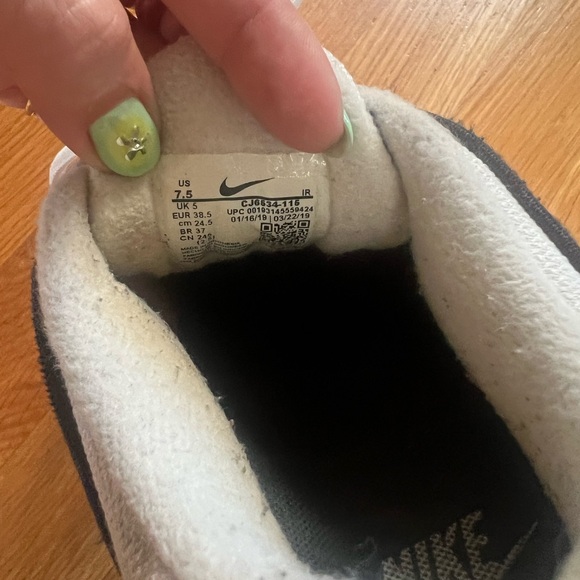 Nike White and Multicolor Sneakers - Picture 4 of 6